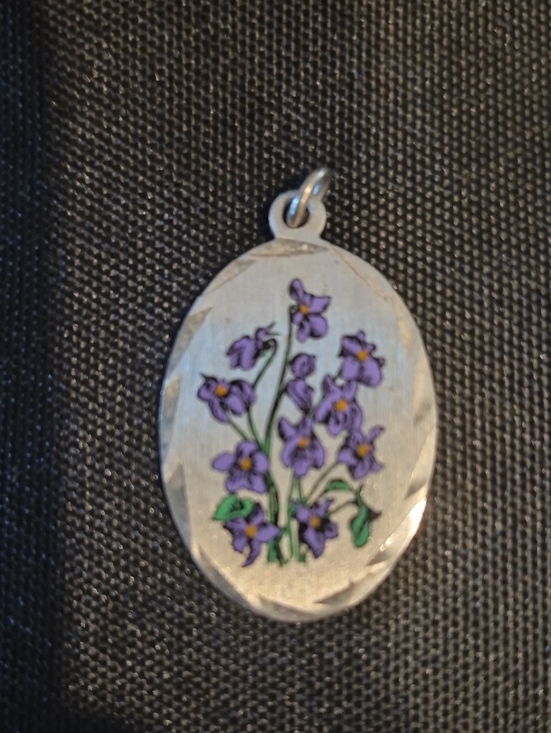 Source Unknown Jewelry - Vintage Silver Pewter Oval Violet Floral Pendant Necklace - Purple Flower Charm